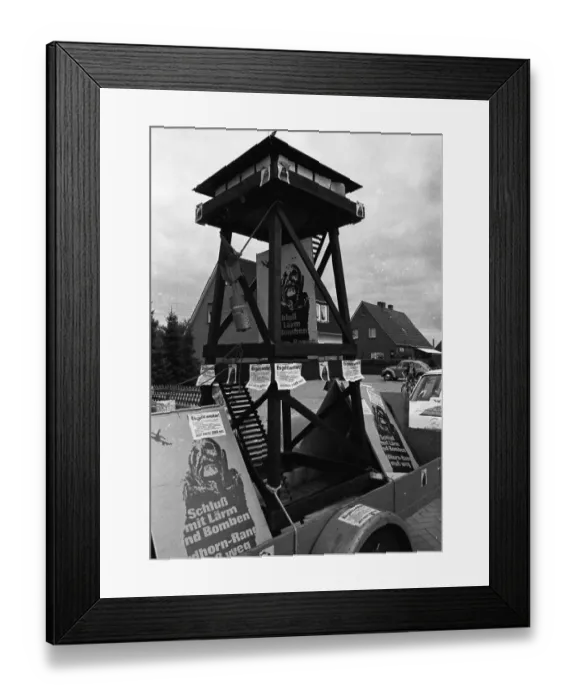 Framed Print : Environmental protection, detente Framed Print : Environmental protection, detente