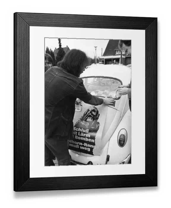 Framed Print : Environmental protection, detente