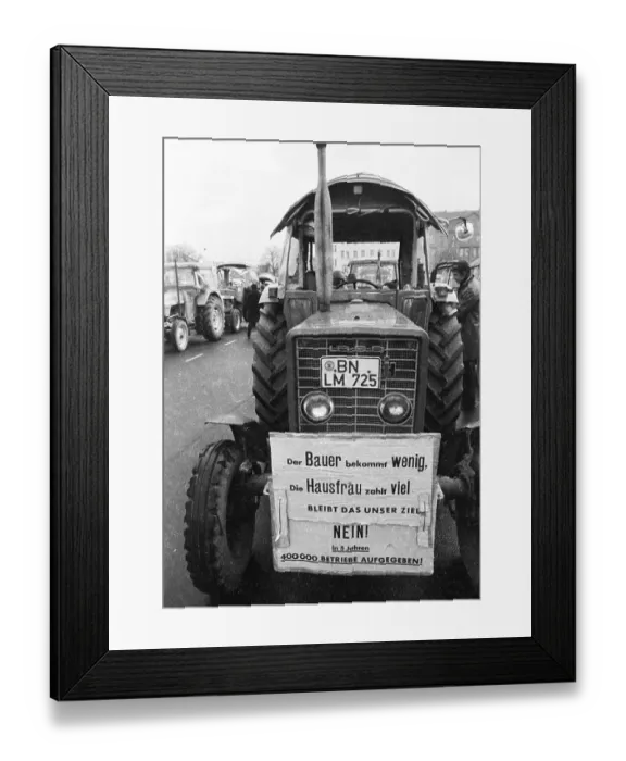 Framed Print : With tractors, more than 1000 farmers came to Bonn for a demonstration on 11 Framed Print : With tractors, more than 1000 farmers came to Bonn for a demonstration on 11