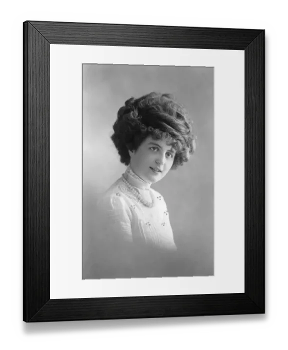 Framed Print : Fashion, hair fashion, hairstyle from the imperial period Framed Print : Fashion, hair fashion, hairstyle from the imperial period