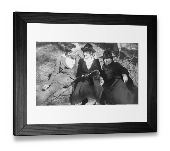 Framed Print : Paar, excursion with the mother-in-law