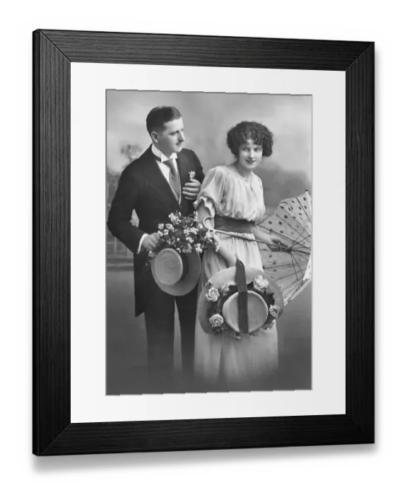 Framed Print : Lovers flirting, 1920s, Germany, Europe Framed Print : Lovers flirting, 1920s, Germany, Europe