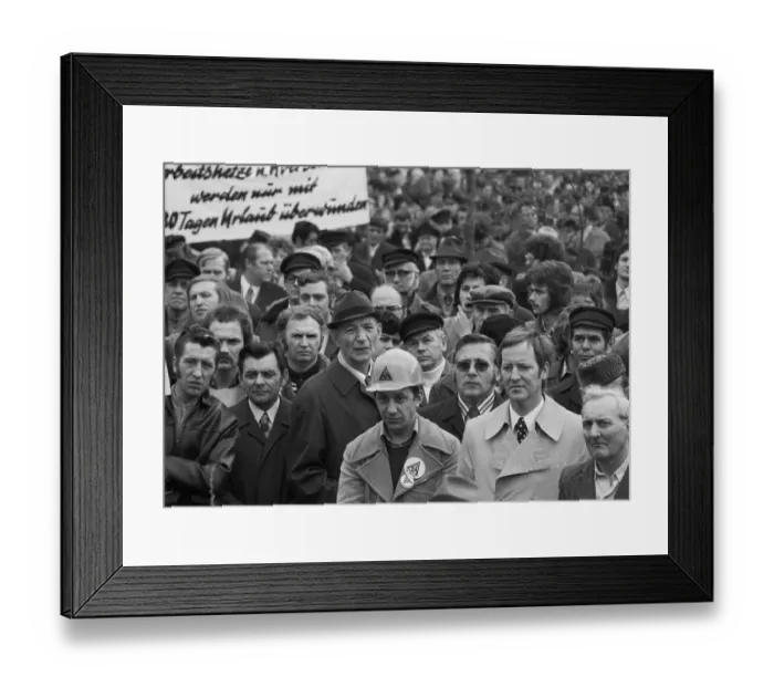 Framed Print : The strike action in the collective bargaining dispute of the Industriegewerkschaft Metall (IG Metall) Framed Print : The strike action in the collective bargaining dispute of the Industriegewerkschaft Metall (IG Metall)