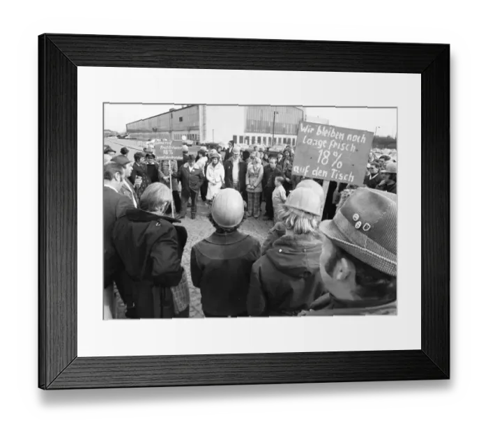 Framed Print : The strike action in the collective bargaining dispute of the Industriegewerkschaft Metall (IG Metall)