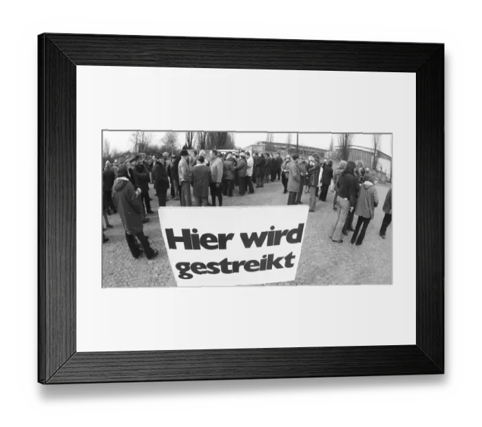 Framed Print : The strike action in the collective bargaining dispute of the Industriegewerkschaft Metall (IG Metall) Framed Print : The strike action in the collective bargaining dispute of the Industriegewerkschaft Metall (IG Metall)