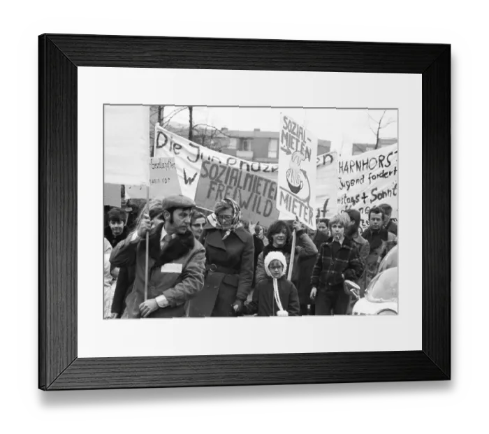 Framed Print : Tenants of Neue Heimat in Dortmund-Scharnhorst protested against rent increases in their housing estate with a