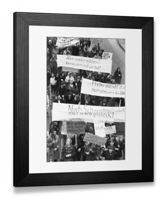 Framed Print : Tenants of Neue Heimat in Dortmund-Scharnhorst protested against rent increases in their housing estate with a