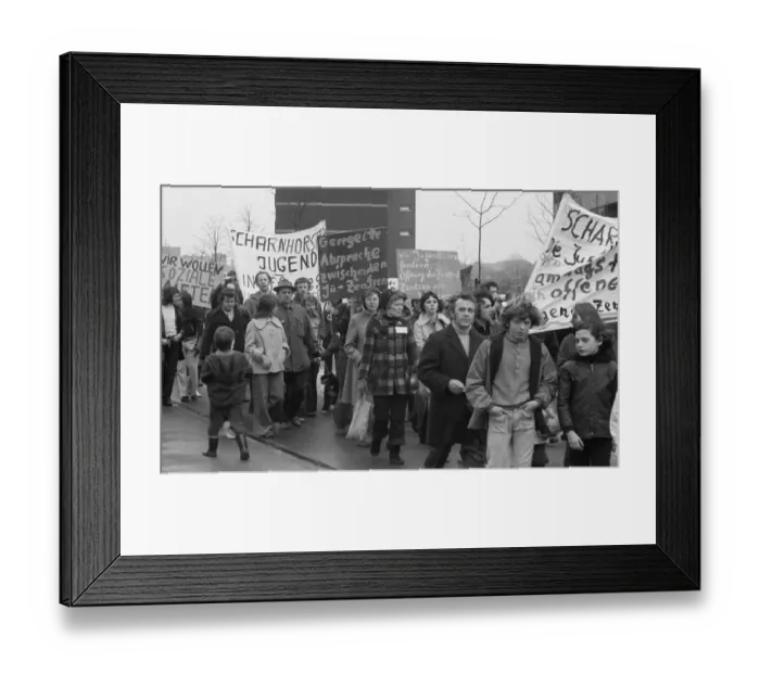 Framed Print : Tenants of Neue Heimat in Dortmund-Scharnhorst protested against rent increases in their housing estate with a