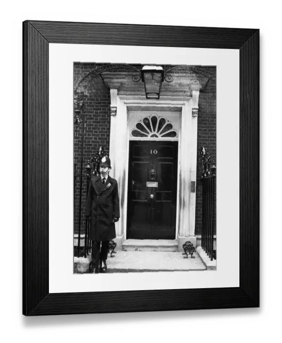 Framed Print : The City of London and politicians on 16 Framed Print : The City of London and politicians on 16