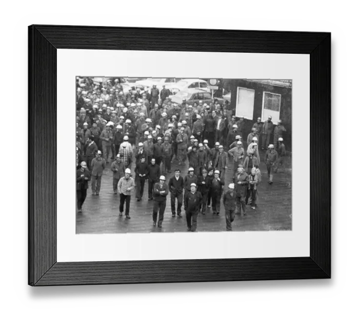 Framed Print : 2000 steelworkers of the Henrichshuette in Hattingen demonstrated on 29 Framed Print : 2000 steelworkers of the Henrichshuette in Hattingen demonstrated on 29