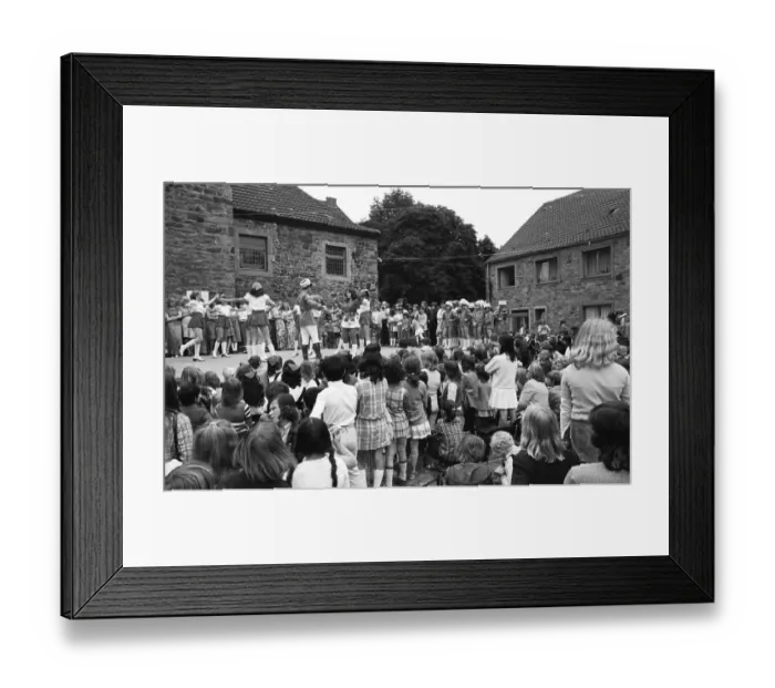 Framed Print : The annual festival at Kemnade Castle in Hattingen
