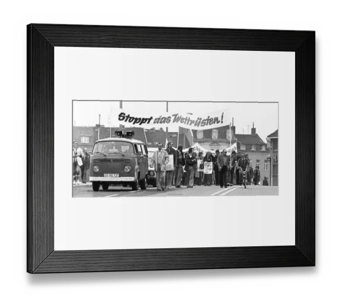Framed Print : More than 40, 000 supporters of the peace movement gathered for a demonstration for disarmament in Bonn Framed Print : More than 40, 000 supporters of the peace movement gathered for a demonstration for disarmament in Bonn