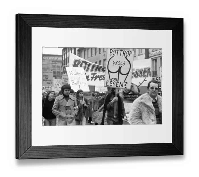Framed Print : The intention to incorporate the Ruhr district town of Bottrop into Essen was met with protests by numerous residents