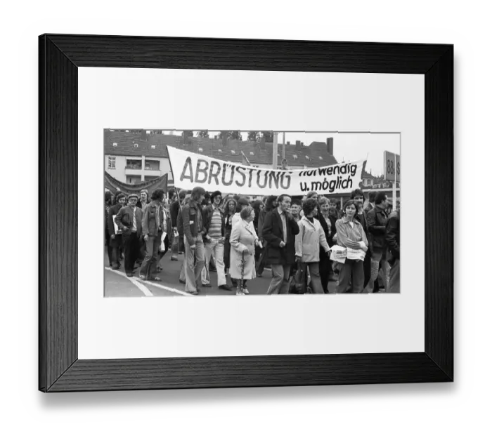 Framed Print : More than 40, 000 supporters of the peace movement gathered for a demonstration in favour of disarmament in Bonn