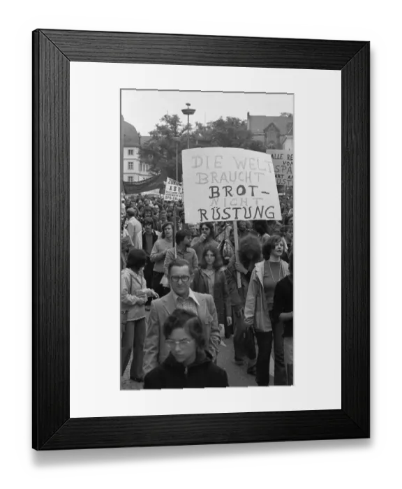 Framed Print : More than 40, 000 supporters of the peace movement gathered for a demonstration in favour of disarmament in Bonn