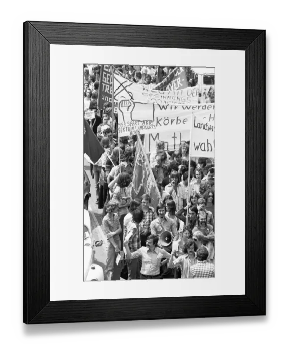 Framed Print : Several thousand students, called by their association the Verband deutscher Studentenschaften (VDS)