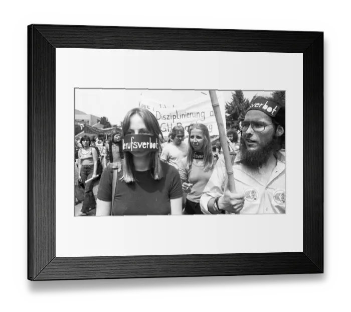 Framed Print : Several thousand students, called by their association the Verband deutscher Studentenschaften (VDS)