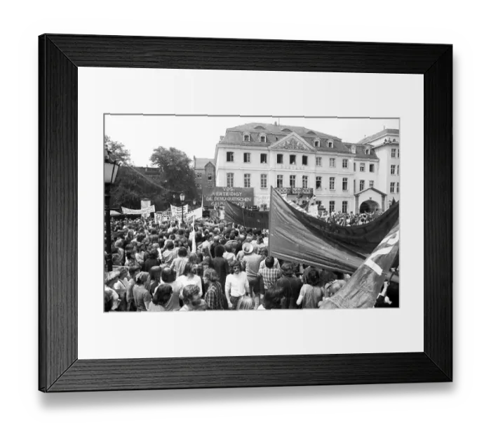 Framed Print : Several thousand students, called by their association the Verband deutscher Studentenschaften (VDS) Framed Print : Several thousand students, called by their association the Verband deutscher Studentenschaften (VDS)