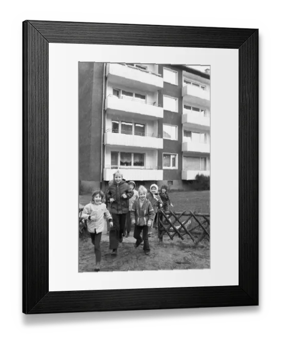 Framed Print : Life and everyday life of a worker's family on 11