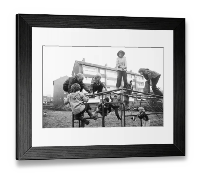 Framed Print : Life and everyday life of a worker's family on 11 Framed Print : Life and everyday life of a worker's family on 11