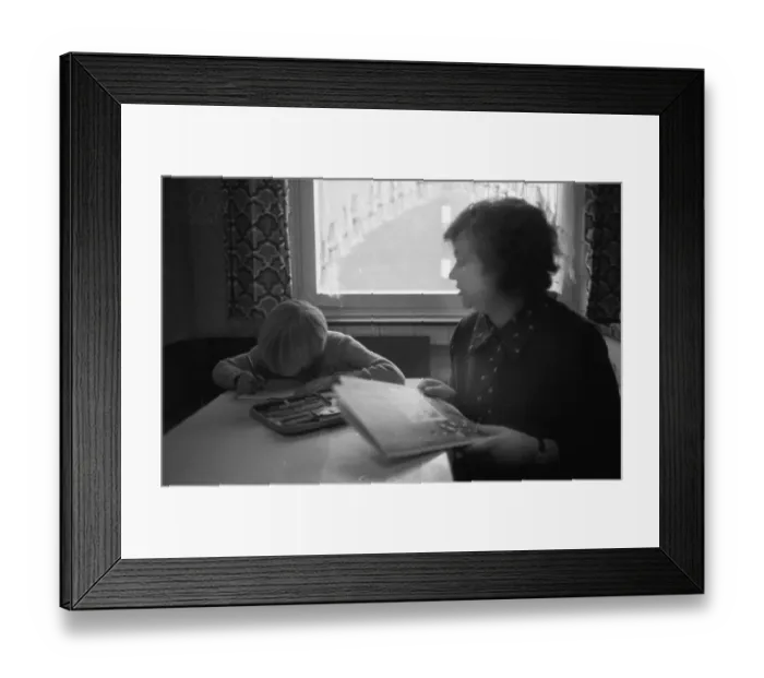 Framed Print : Life and everyday life of a worker's family on 11
