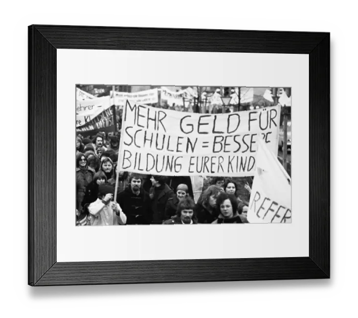Framed Print : Against teacher unemployment, more than 5000 paedagogues