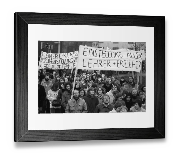 Framed Print : Against teacher unemployment, more than 5000 paedagogues