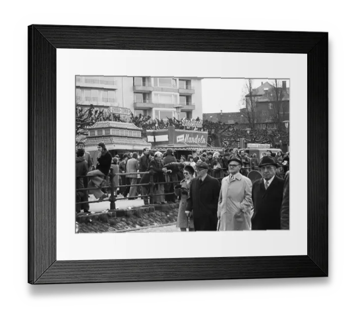 Framed Print : The displacement of a Rhine bridge turned into a public festival in Duesseldorf on 07
