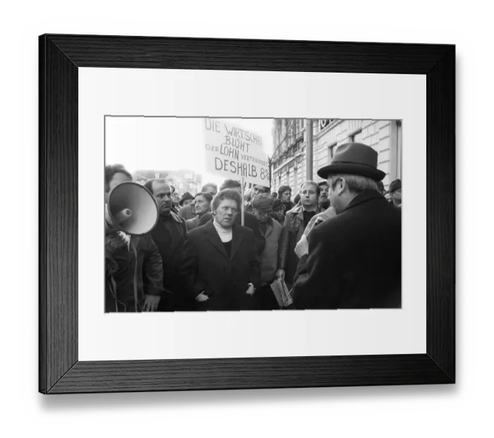 Framed Print : Workers of the Duesseldorf metal industry demonstrated on 11 Framed Print : Workers of the Duesseldorf metal industry demonstrated on 11