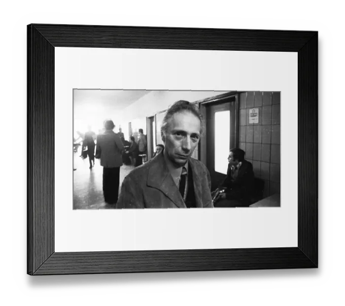Framed Print : Unemployed people in the corridors of the Gelsenkirchen Labour Office on 28 Framed Print : Unemployed people in the corridors of the Gelsenkirchen Labour Office on 28