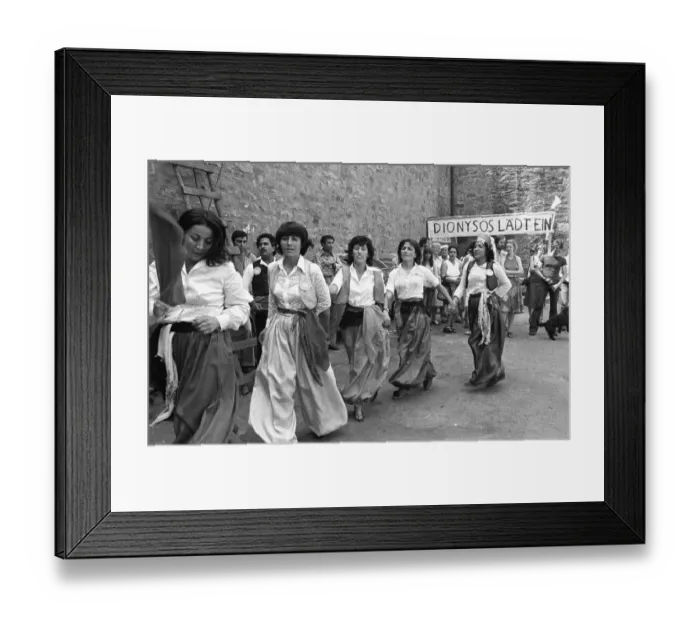 Framed Print : The traditional cultural event Kemnade 76 brings Germans and migrants together 27