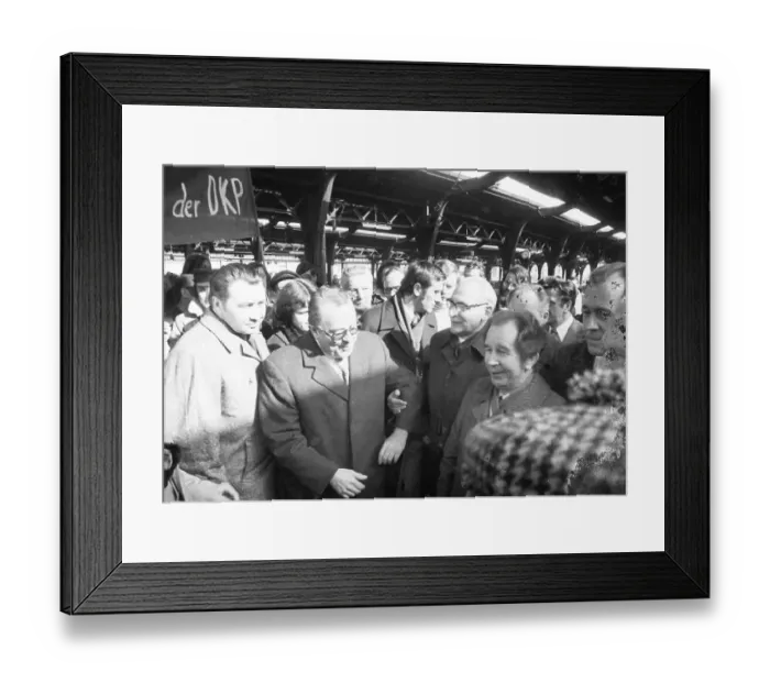 Framed Print : DKP functionaries received a delegation of the Central Committee of the SED on 18 March 1976 on the platform of