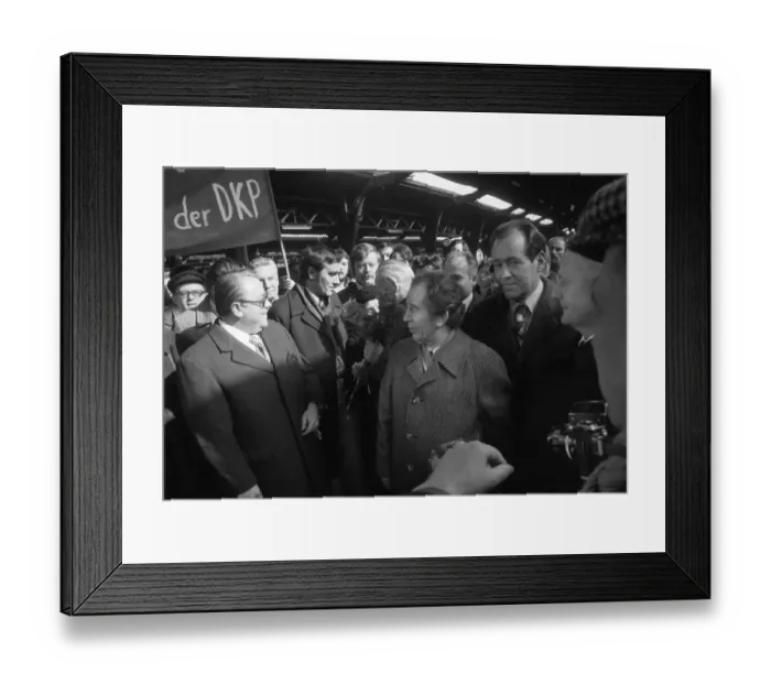 Framed Print : DKP functionaries received a delegation of the Central Committee of the SED on 18 March 1976 on the platform of