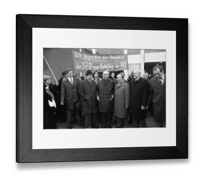Framed Print : DKP functionaries received a delegation of the Central Committee of the SED for their party conference in Bonn on 18