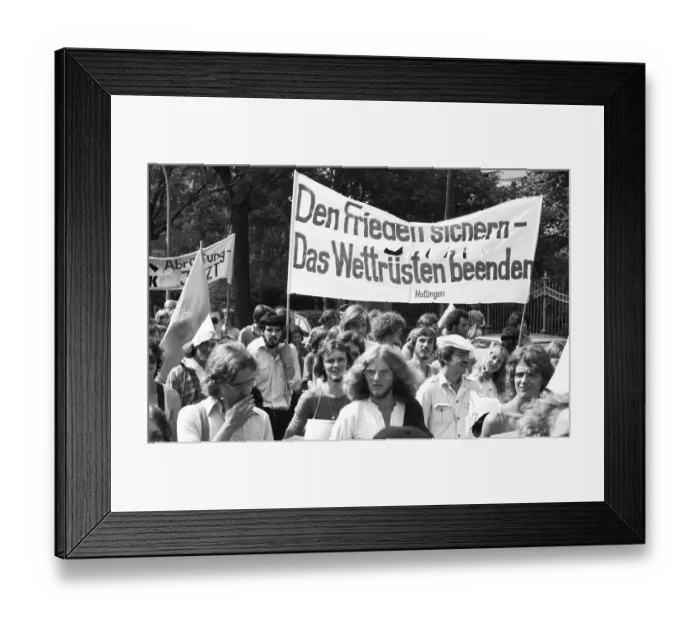 Framed Print : Several thousand demonstrators came to protest for disarmament and peace in Vietnam on Anti-War Day Framed Print : Several thousand demonstrators came to protest for disarmament and peace in Vietnam on Anti-War Day