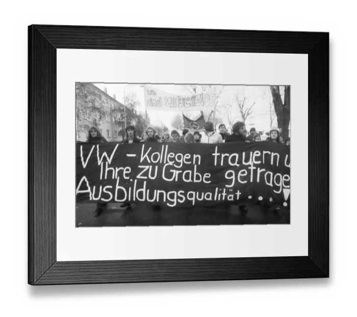 Framed Print : Following a call by the German Federation of Trade Unions (DGB) Framed Print : Following a call by the German Federation of Trade Unions (DGB)