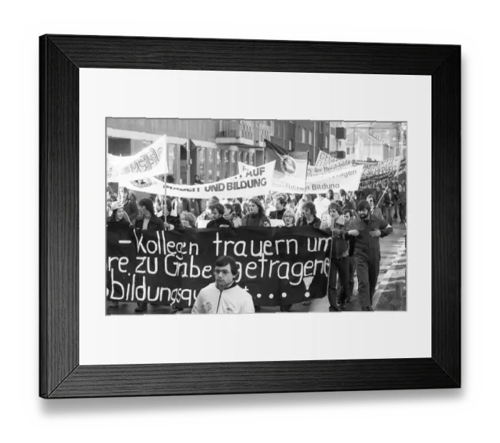 Framed Print : Following a call by the German Federation of Trade Unions (DGB) Framed Print : Following a call by the German Federation of Trade Unions (DGB)
