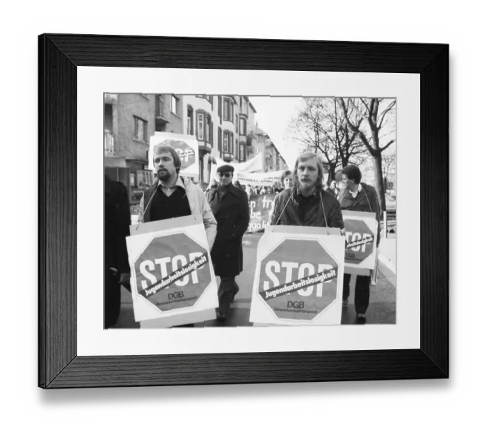 Framed Print : Following a call by the German Federation of Trade Unions (DGB) Framed Print : Following a call by the German Federation of Trade Unions (DGB)