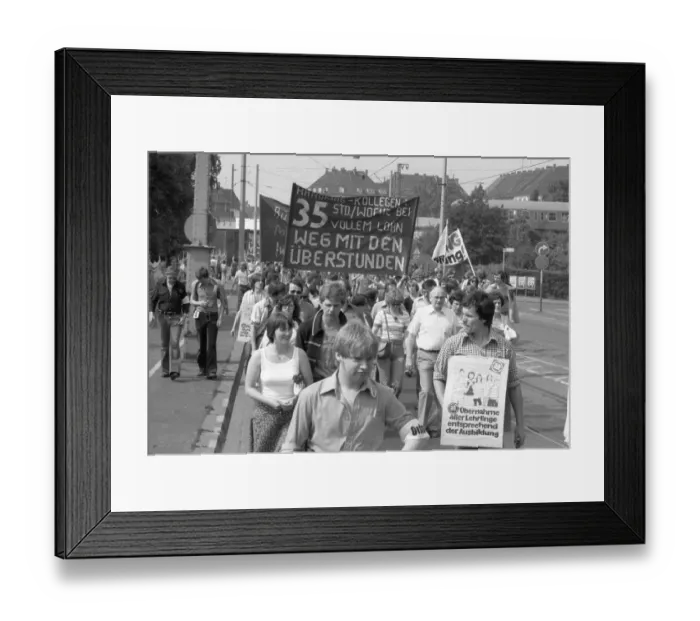 Framed Print : The Whitsun Youth Meeting of the trade union youth was not limited to camping