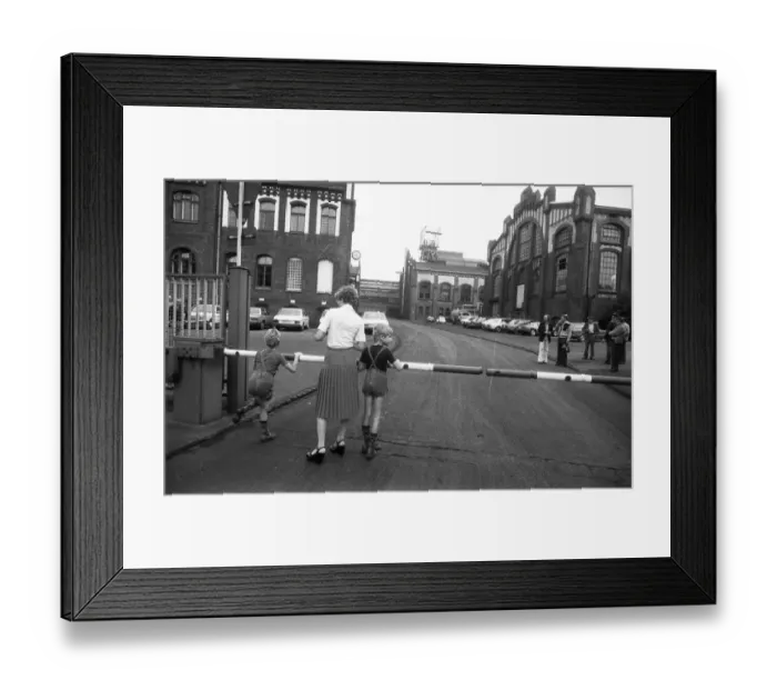 Framed Print : With the last dog the coal mine Waltrop ended its coal feeding in the coalfield on 29 Framed Print : With the last dog the coal mine Waltrop ended its coal feeding in the coalfield on 29