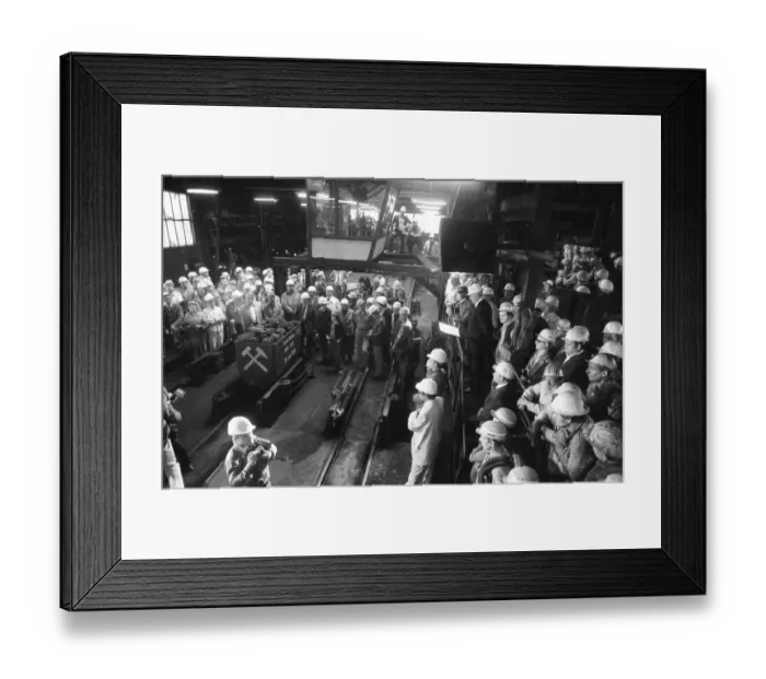 Framed Print : With the last dog the coal mine Waltrop ended its coal feeding in the coalfield on 29 Framed Print : With the last dog the coal mine Waltrop ended its coal feeding in the coalfield on 29