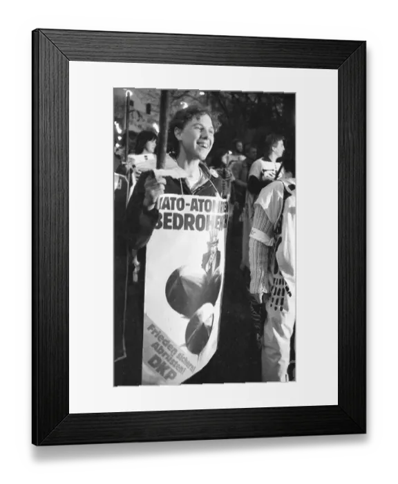 Framed Print : A torchlight procession for disarmament and against nuclear missiles moved to the Ministry of Defence at Hardthoehe
