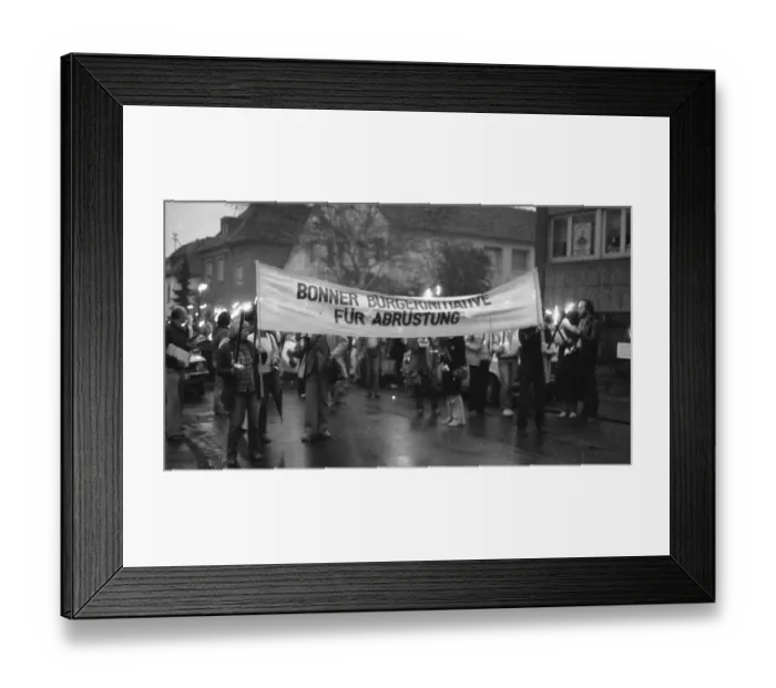 Framed Print : A torchlight procession for disarmament and against nuclear missiles moved to the Ministry of Defence at Hardthoehe