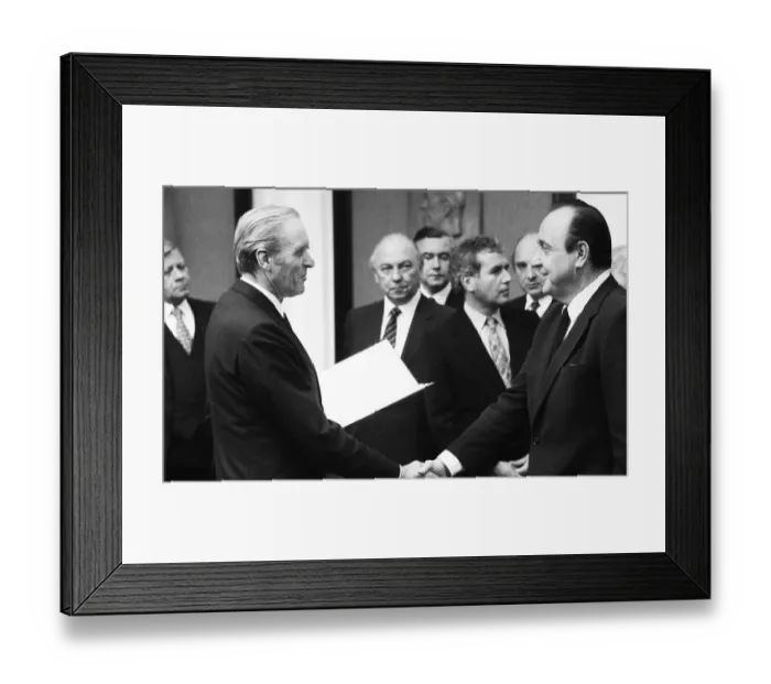 Framed Print : Election, swearing-in and presentation of the Schmidt Cabinet on 05