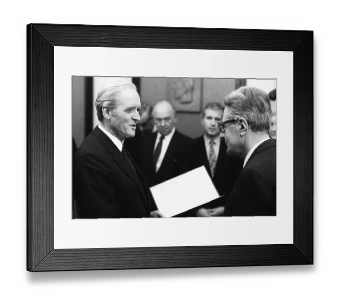 Framed Print : Election, swearing-in and presentation of the Schmidt Cabinet on 05