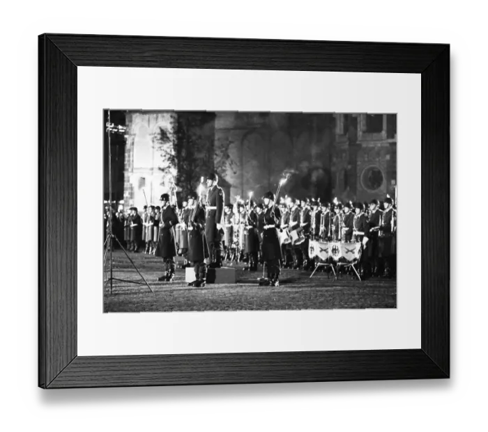 Framed Print : Public swearing-in ceremony of Bundeswehr recruits in Bonn Framed Print : Public swearing-in ceremony of Bundeswehr recruits in Bonn