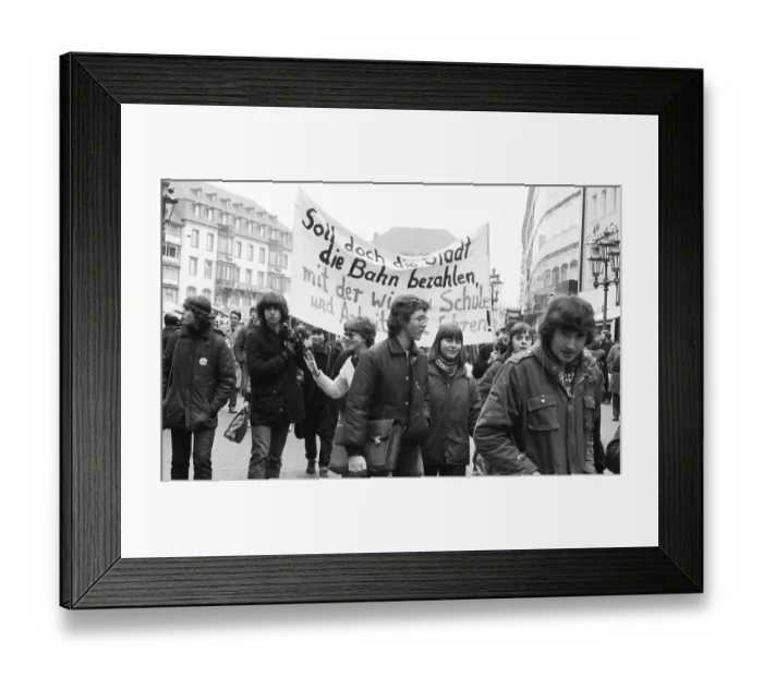 Framed Print : Pupils, students and trainees (Azubis)