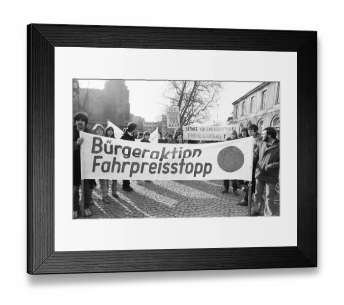 Framed Print : Pupils, students and trainees (Azubis) Framed Print : Pupils, students and trainees (Azubis)
