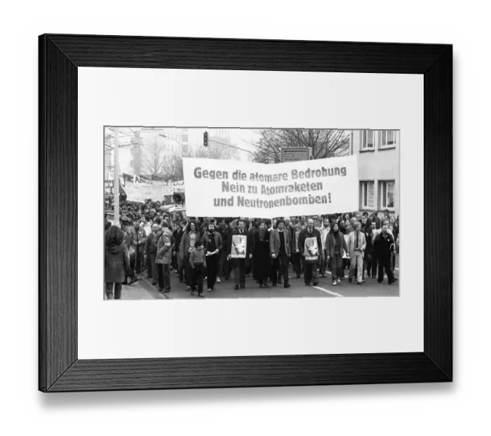 Framed Print : 25, 000 called by the peace movement demonstrated against new nuclear missiles Framed Print : 25, 000 called by the peace movement demonstrated against new nuclear missiles