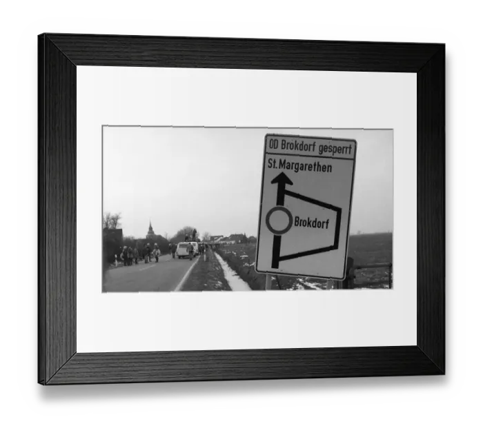 Framed Print : About 100, 000 demonstrators, peaceful and violent